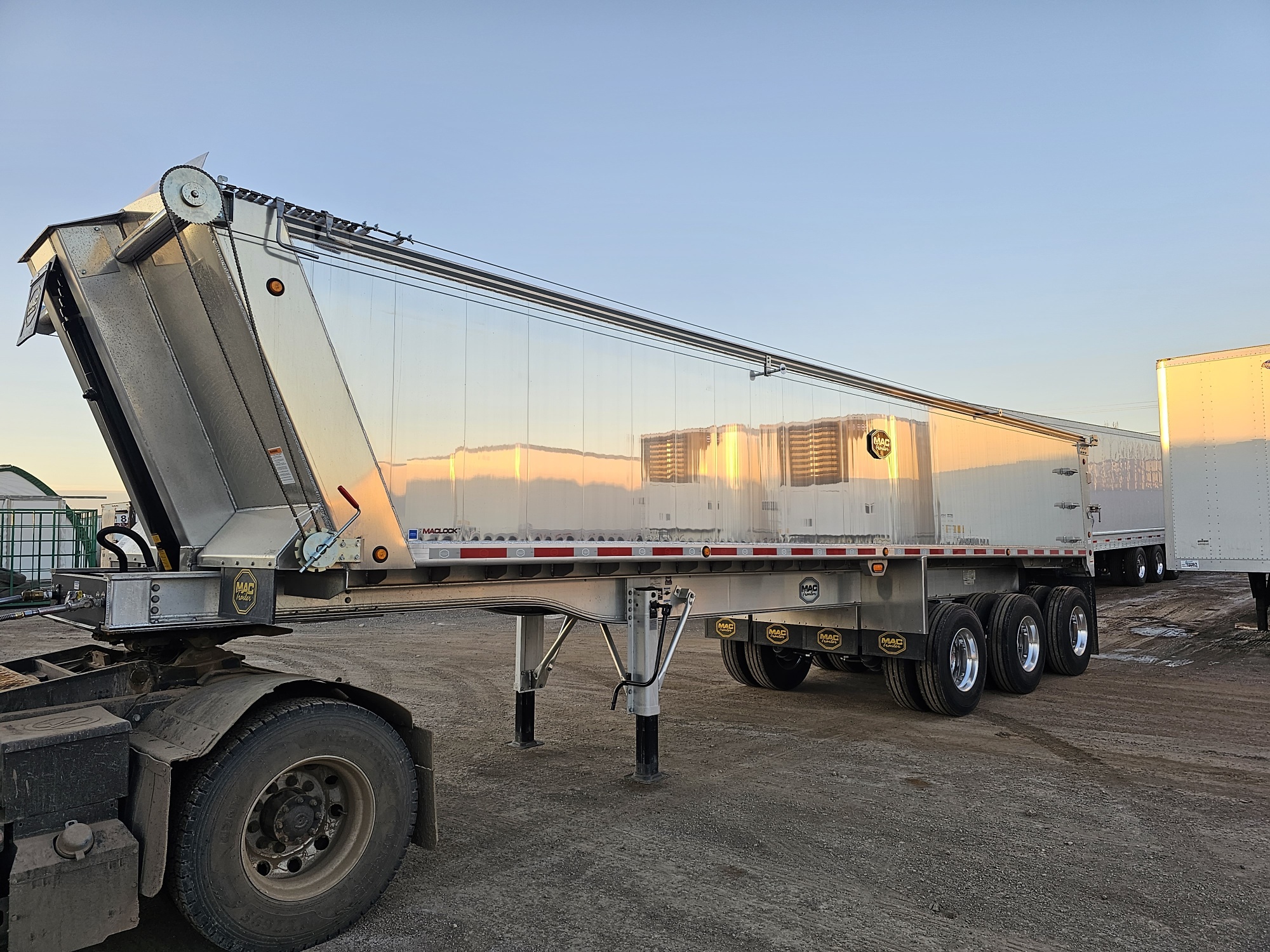 Ocean Trailer Trailer Details